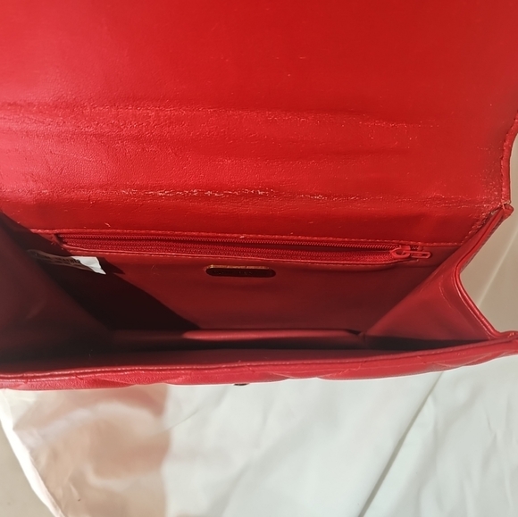 Giani Bernini Red Quilted Crossbody Bag with Gold Chain - Picture 4 of 4